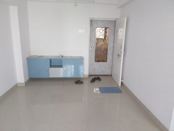1 BHK Apartment For Rent in Je And Vee Om Trimurti, Malad East