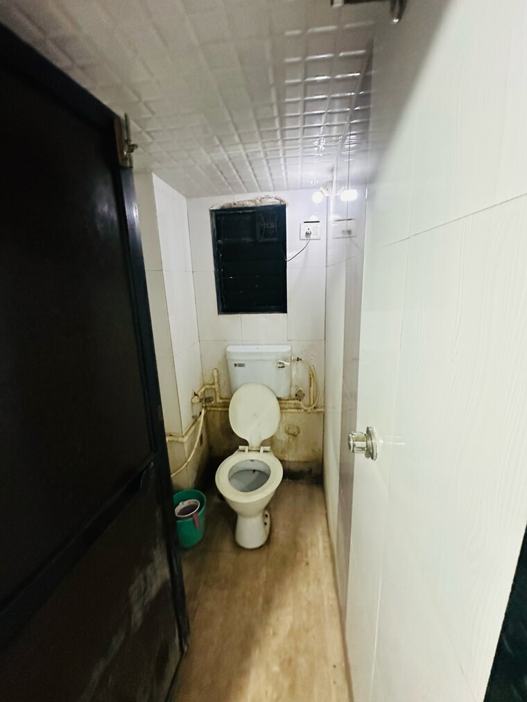 Bathroom, thane east 2 Bedroom 850 Sq.Ft. Apartment In Thane East Thane 8360610