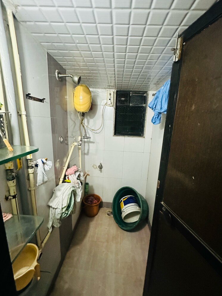 Bathroom, thane east 2 Bedroom 850 Sq.Ft. Apartment In Thane East Thane 8360610