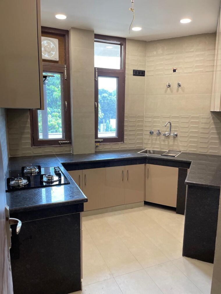 Kitchen, lajpat nagar iii 3 Bedroom 165 Sq.Yd. Builder Floor In Lajpat Nagar Iii Delhi 8360577