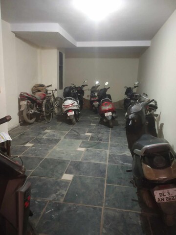 Parking in 2 BHK Builder Floor at Govindpuri – for Rent