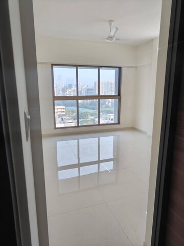 Room in 2 BHK Apartment at Rajesh Raj Infinia, Malad West – for Rent