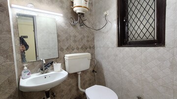 Bathroom in 1 BHK Builder Floor at Saket – for Rent