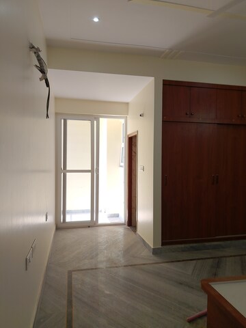 Room in 2 BHK Independent House at Gomti Nagar – for Rent