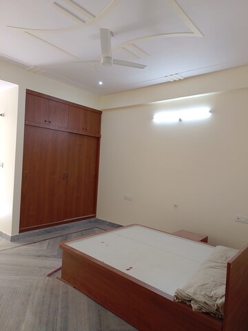 Room in 2 BHK Independent House at Gomti Nagar – for Rent