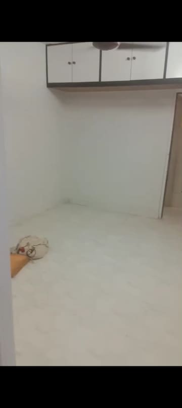 Room in 1 BHK Apartment at Nisarg CHS Goregaon East, Goregaon East – for Rent