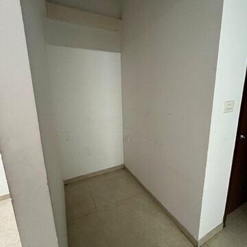 Room in 2 BHK Apartment at Lodha Palava City Lakeshore Greens, Hedutane – for Rent