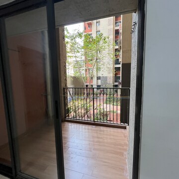 Room in 2 BHK Apartment at Lodha Palava City Lakeshore Greens, Hedutane – for Rent