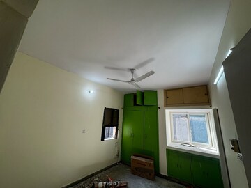 Room in 3 BHK Apartment at Sector 12 Dwarka – for Rent