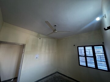 Room in 3 BHK Apartment at Sector 12 Dwarka – for Rent