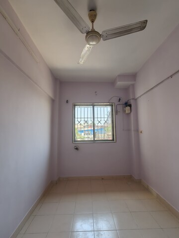 Room in 1 RK Apartment at Runwal Estate Building No D1 D2 Chs Ltd, Ghodbunder Road – for Sale