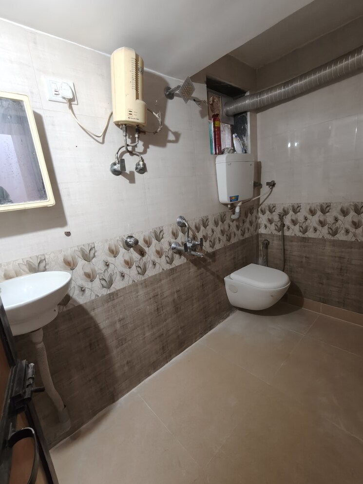 Bathroom, runwal-estate-building-no-d1-d2-chs-ltd 1 RK 415 Sq.Ft. Apartment In Ghodbunder Road Thane 8360868