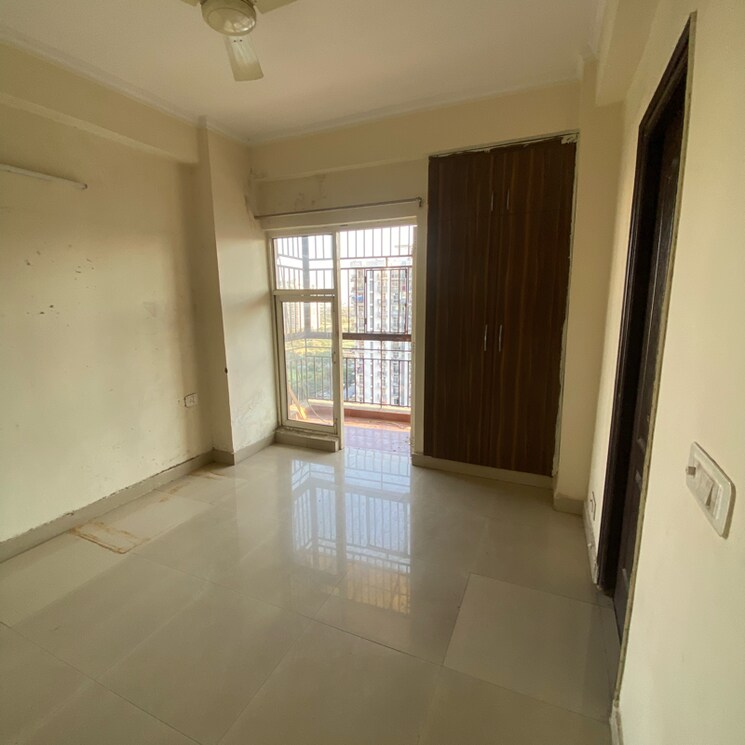 Room, gardenia-golf-city 3 Bedroom 1285 Sq.Ft. Apartment In Noida Central Noida 8360876