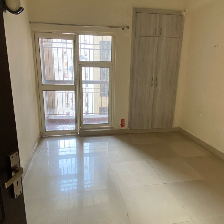 Room, gardenia-golf-city 3 Bedroom 1285 Sq.Ft. Apartment In Noida Central Noida 8360876