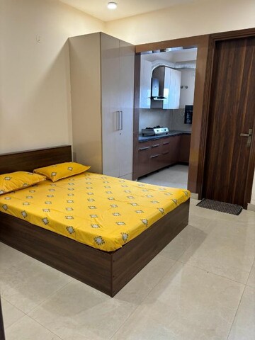 Bedroom in 1.5 BHK Apartment at DLF Garden Villas, Sector 43 – for Rent