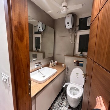 Bathroom in 3 BHK Apartment at Kanchanjunga Apartments, Sector 56 – for Sale