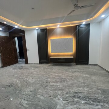Room in 3 BHK Builder Floor at Vasant Kunj – for Sale