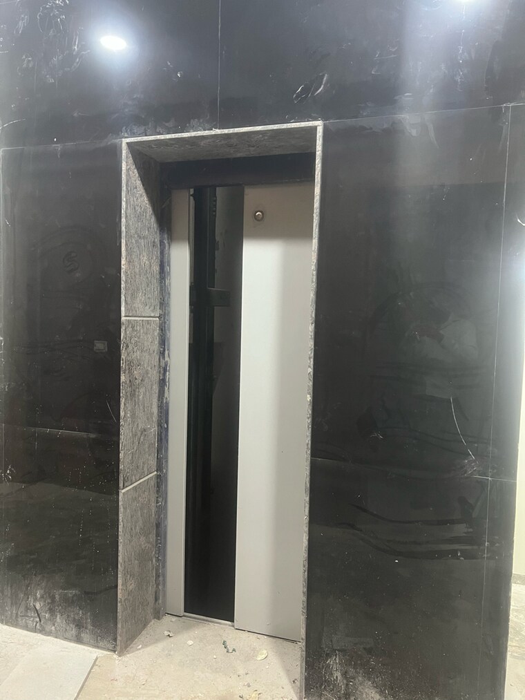 Other, vasant kunj 3 Bedroom 130 Sq.Yd. Builder Floor In Vasant Kunj Delhi 8361020