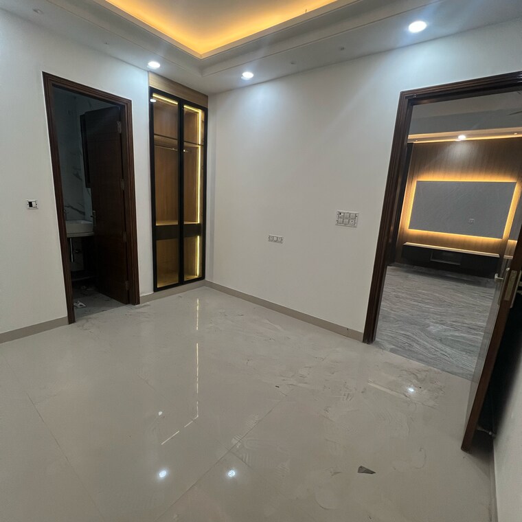 Room, vasant kunj 3 Bedroom 130 Sq.Yd. Builder Floor In Vasant Kunj Delhi 8361020