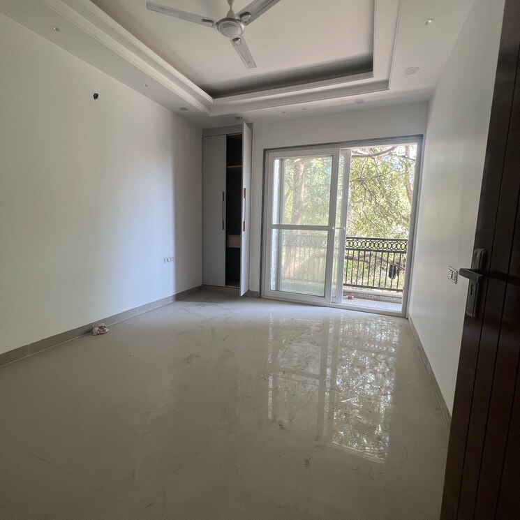 Room, vasant kunj 3 Bedroom 130 Sq.Yd. Builder Floor In Vasant Kunj Delhi 8361020