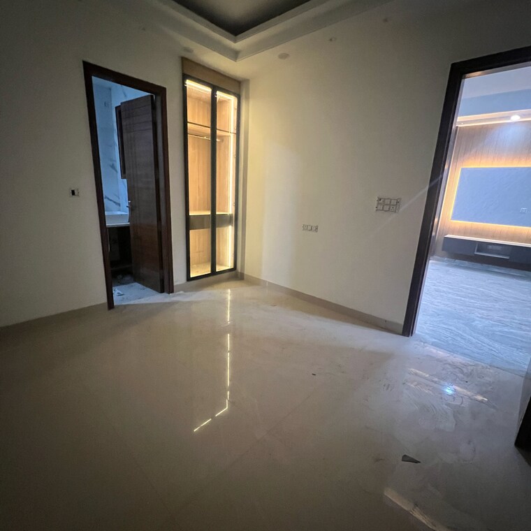 Room, vasant kunj 3 Bedroom 130 Sq.Yd. Builder Floor In Vasant Kunj Delhi 8361020