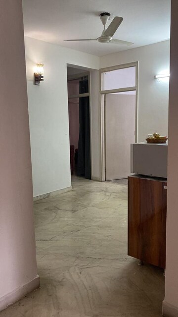 Room in 3 BHK Apartment at Sector 4, Dwarka – for Rent