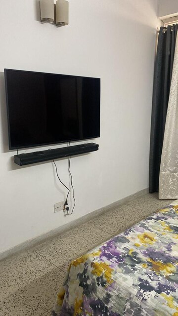 Room in 3 BHK Apartment at Sector 4, Dwarka – for Rent