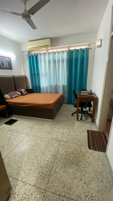 Room in 3 BHK Apartment at Sector 4, Dwarka – for Rent