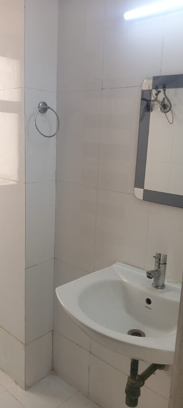 Bathroom in 3 BHK Apartment at Amrapali Eden Park, Sector 50 – for Sale