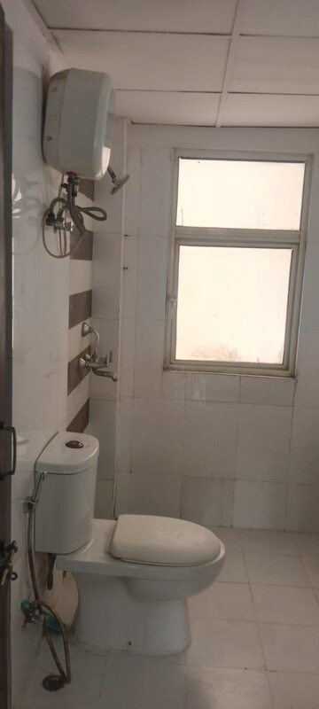 Bathroom in 3 BHK Apartment at Amrapali Eden Park, Sector 50 – for Sale