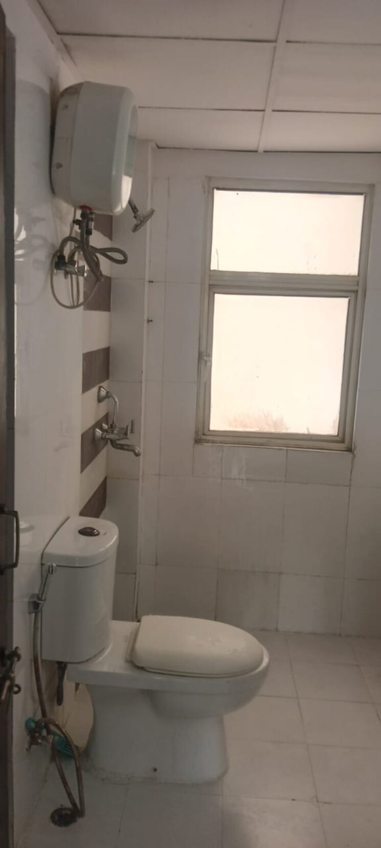 Bathroom, amrapali-eden-park 3 Bedroom 1360 Sq.Ft. Apartment In Sector 50 Noida 8360992