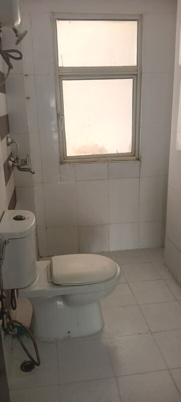 Bathroom in 3 BHK Apartment at Amrapali Eden Park, Sector 50 – for Sale