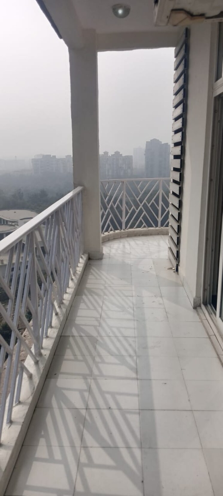 Balcony, amrapali-eden-park 3 Bedroom 1360 Sq.Ft. Apartment In Sector 50 Noida 8360992