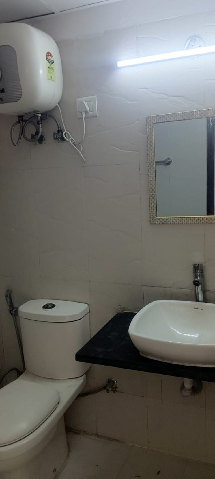 Bathroom, amrapali-eden-park 3 Bedroom 1360 Sq.Ft. Apartment In Sector 50 Noida 8360992