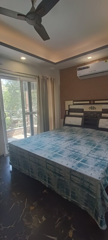 Room in 1 BHK Builder Floor at Ansal Sushant Lok I, Sector 43 – for Rent