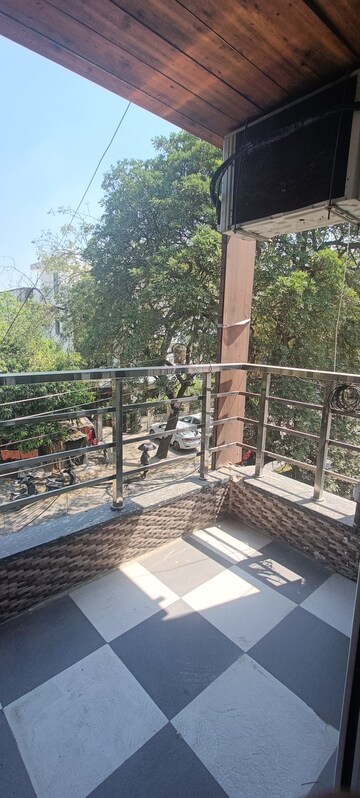 Balcony in 1 BHK Builder Floor at Ansal Sushant Lok I, Sector 43 – for Rent