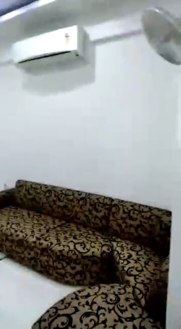 Bedroom in 2 BHK Apartment at Bandra West – for Rent