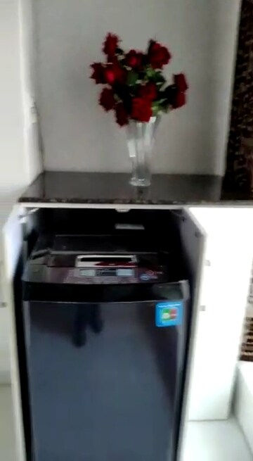 Furnished Amenities in 2 BHK Apartment at Bandra West – for Rent