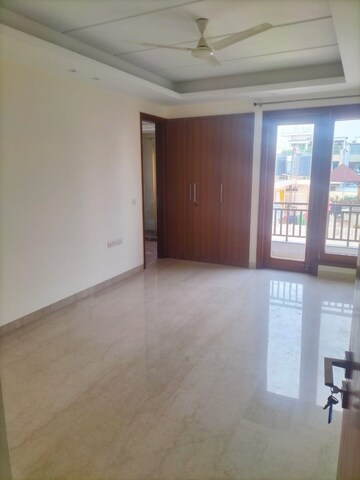 Room in 4 BHK Builder Floor at Greater Kailash I – for Rent