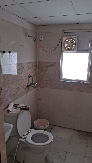Attached Bathroom in 3 BHK Apartment at Amrapali Ivory Heights, Amrapali Dream Valley – for Rent