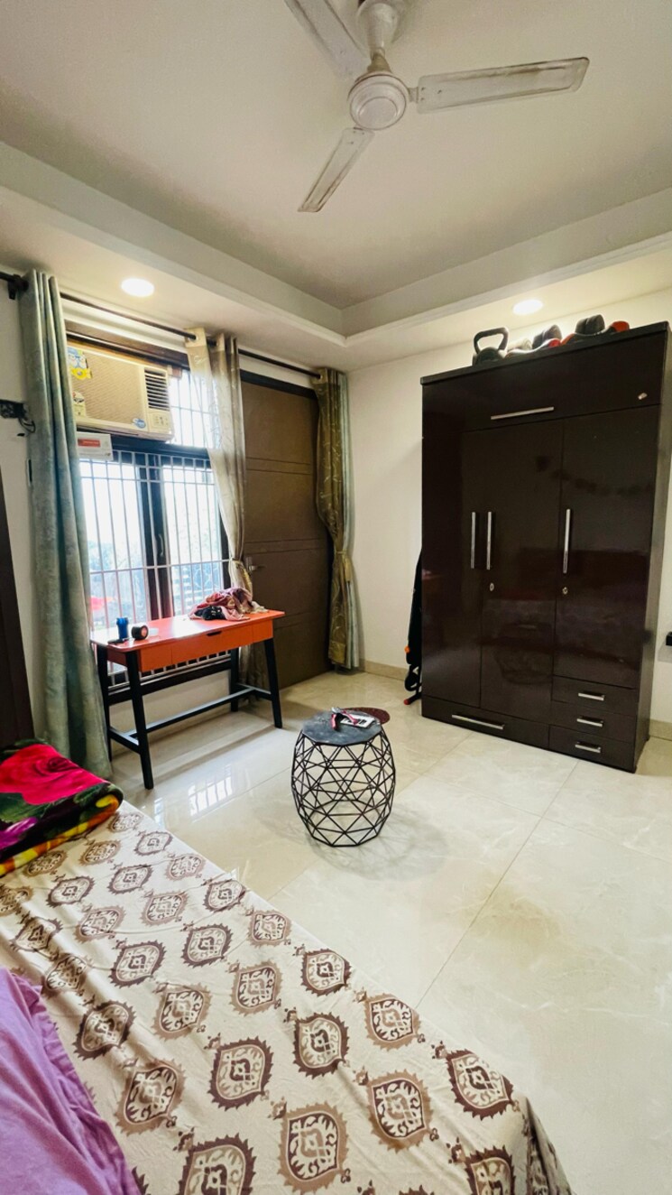 Bedroom, dera mandi 3 Bedroom 130 Sq.Yd. Builder Floor In Dera Mandi Delhi 8361307