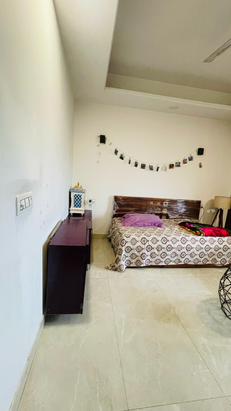 Bedroom, dera mandi 3 Bedroom 130 Sq.Yd. Builder Floor In Dera Mandi Delhi 8361307