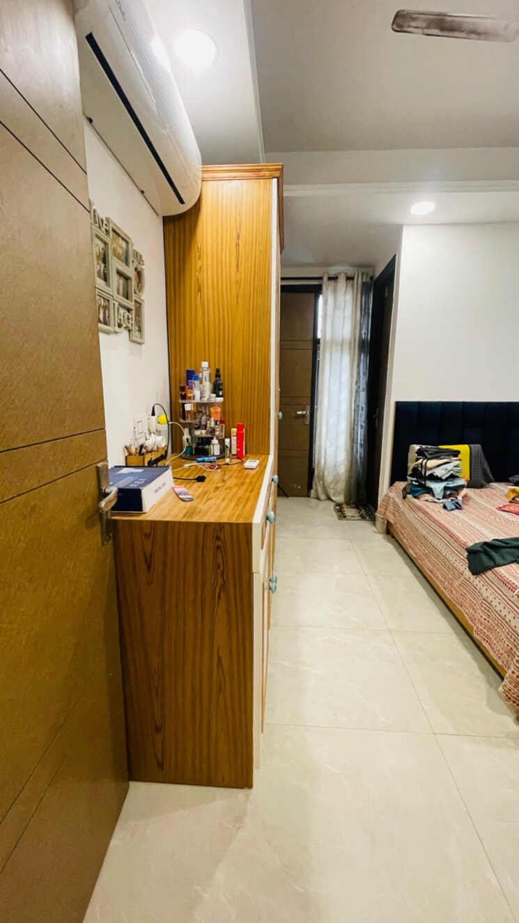 Bedroom, dera mandi 3 Bedroom 130 Sq.Yd. Builder Floor In Dera Mandi Delhi 8361307