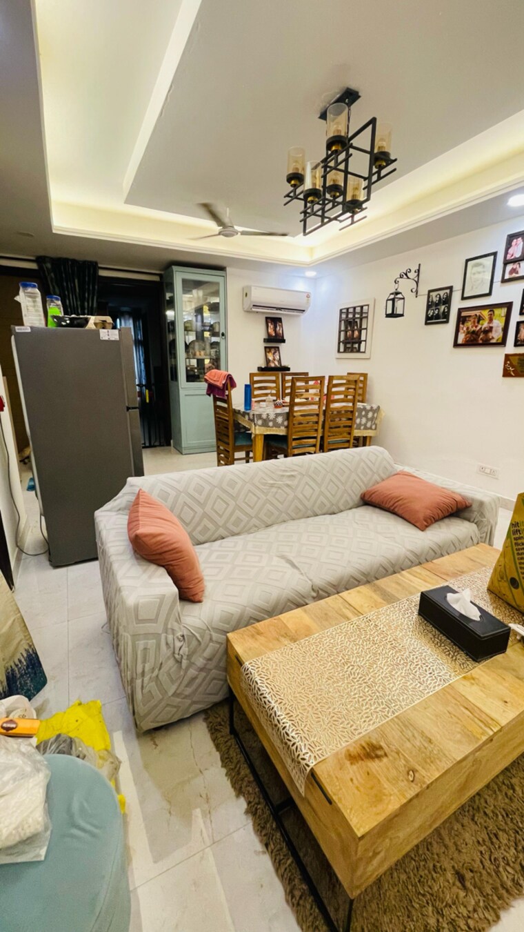 Living Room, dera mandi 3 Bedroom 130 Sq.Yd. Builder Floor In Dera Mandi Delhi 8361307