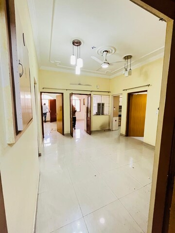 Room in 3 BHK Builder Floor at Saket – for Rent