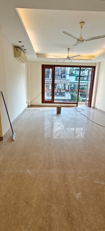 Room in 4 BHK Builder Floor at Greater Kailash I – for Rent