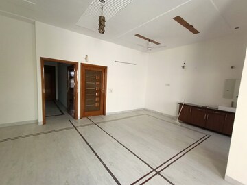 Living Room in 2 BHK Builder Floor at Bhai Randhir Singh Nagar – for Rent