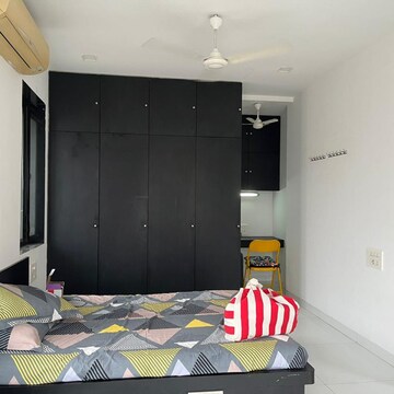 Bedroom in 1 BHK Apartment at Himgiri Apartments Matunga, Vsnl Colony – for Rent