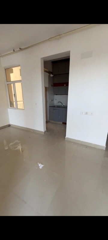 Room in 3 BHK Apartment at Nirala Greenshire, Sector 2 Greater Noida – for Sale