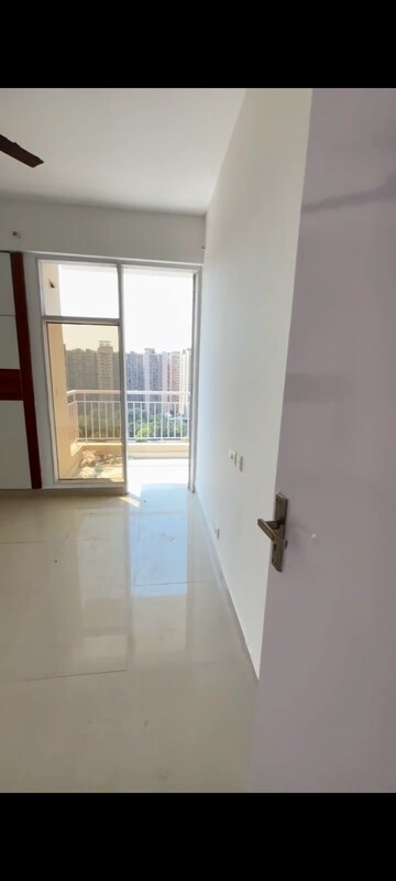 Bathroom in 3 BHK Apartment at Nirala Greenshire, Sector 2 Greater Noida – for Sale